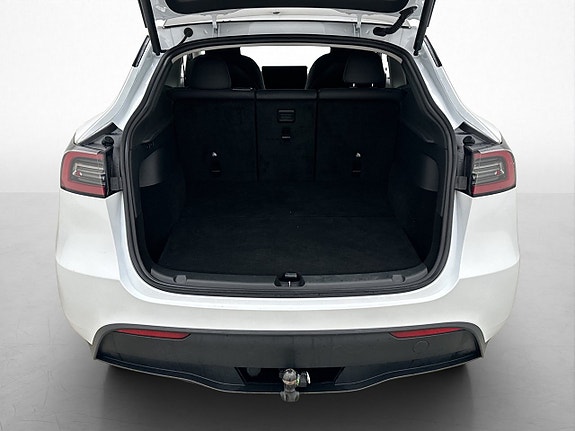 Tesla Model Y 30 of 30