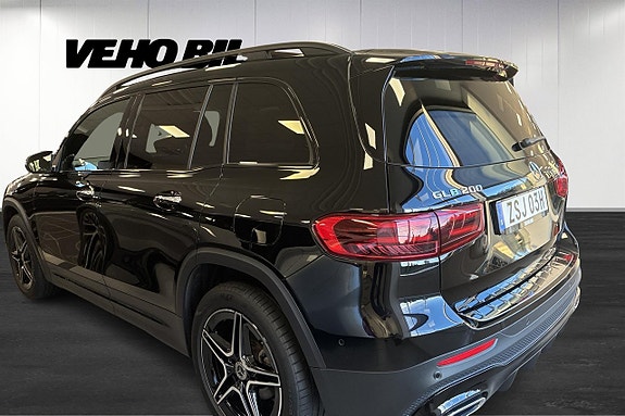 Mercedes-Benz GLB200 4 of 12