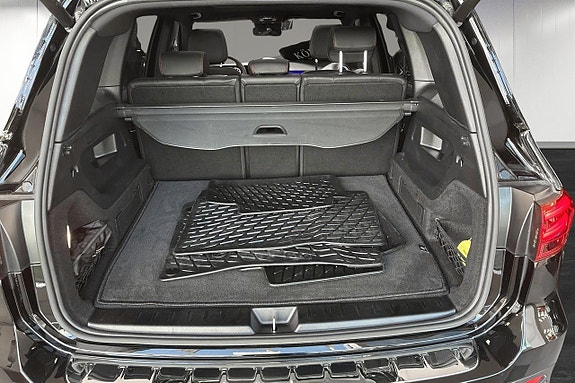 Mercedes-Benz GLB200 12 of 12
