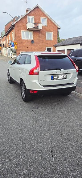Volvo XC60 4 of 5