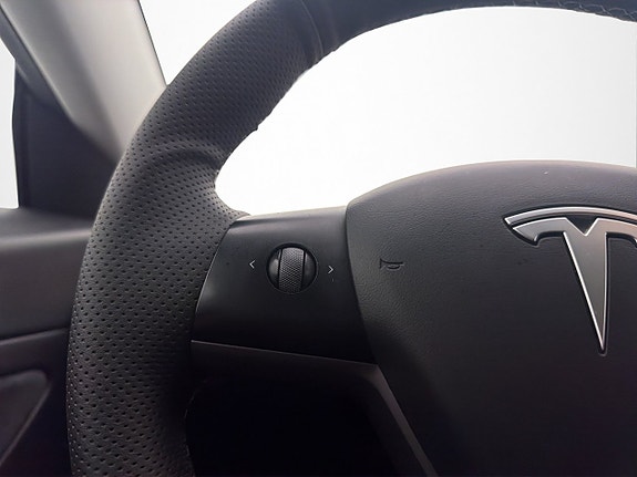 Tesla Model 3 19 of 30
