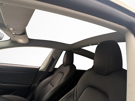Tesla Model 3 18 of 30