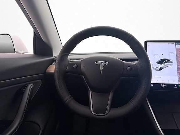 Tesla Model 3 14 of 30