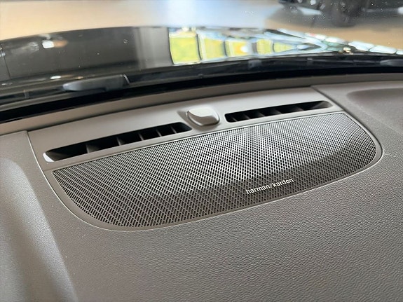 Volvo XC40 16 of 21