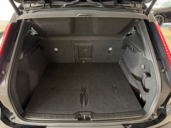 Volvo XC40 18 of 21