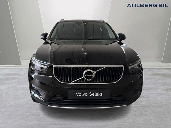 Volvo XC40 4 of 21