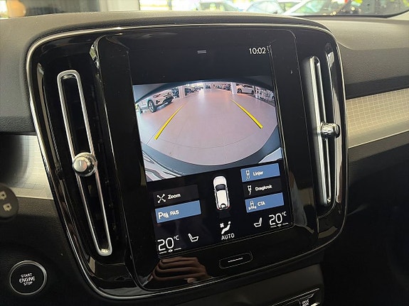 Volvo XC40 15 of 21