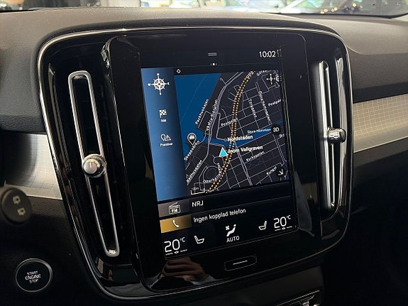Volvo XC40 14 of 21