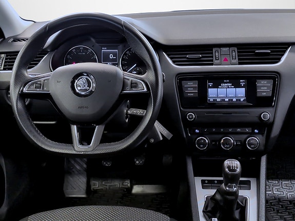 Skoda Octavia 8 of 16