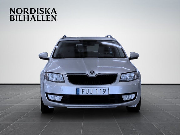 Skoda Octavia 2 of 16