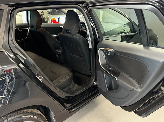Volvo V60 16 of 23