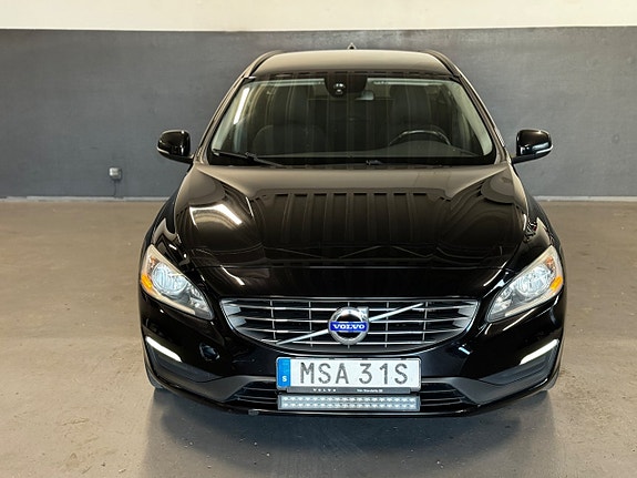 Volvo V60 4 of 23