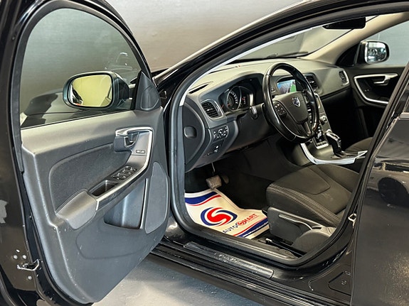 Volvo V60 14 of 23