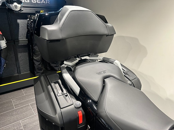 BMW R1300RT /ASA/Comfort/Dynamic/Innovation/652 mil 14 of 17