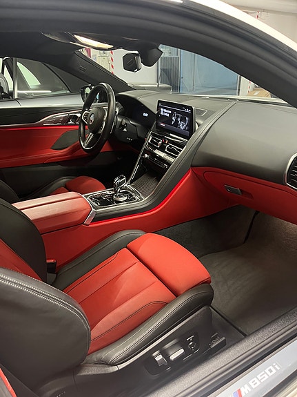 BMW M850i 3 of 5