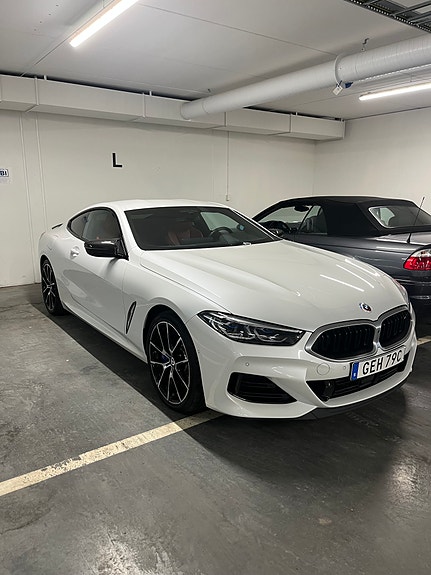 BMW M850i 4 of 5