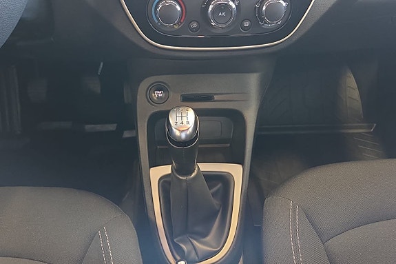 Renault Captur 17 of 20