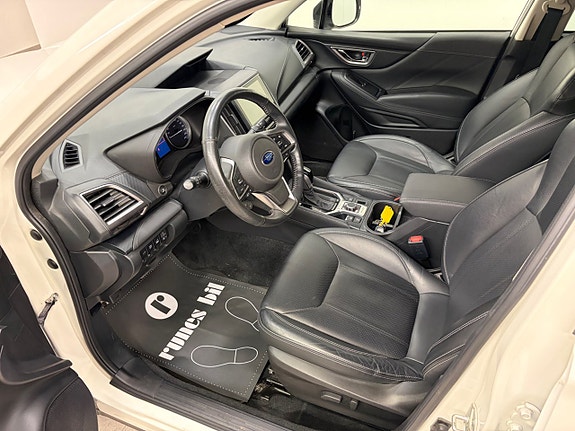 Subaru Forester 9 of 23