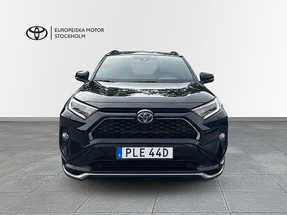 Toyota RAV4 6 of 13
