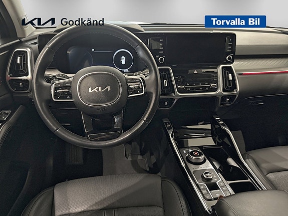 Kia Sorento 8 of 16