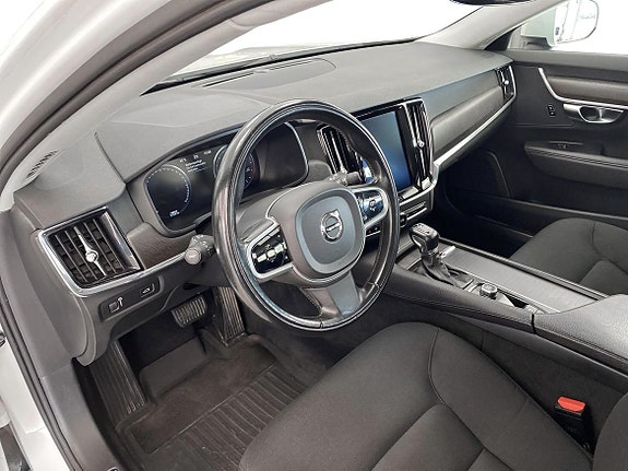 Volvo V90 Cross Country 6 of 13