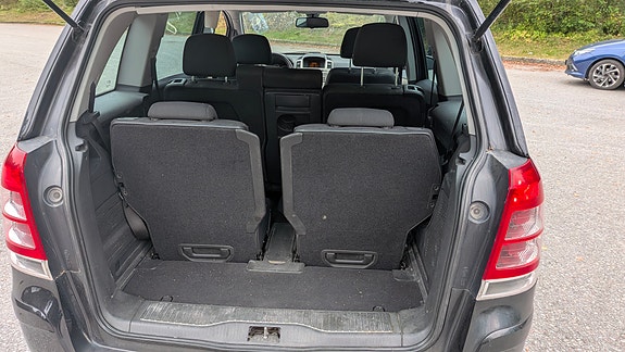 Opel Zafira 8 of 12
