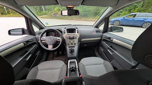 Opel Zafira 5 of 12