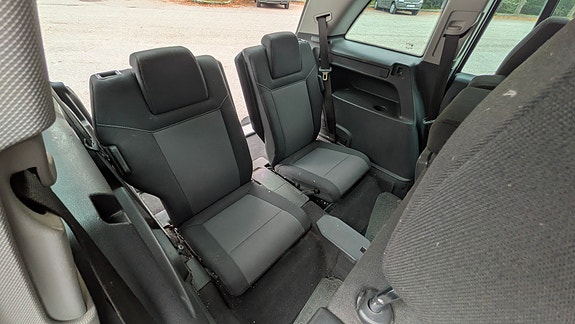 Opel Zafira 6 of 12