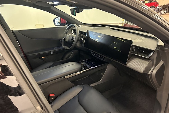 Mazda CX-6e 8 of 13