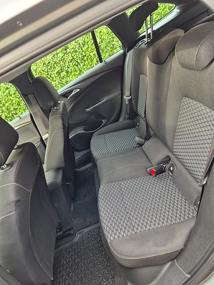 Opel Astra 5 of 6