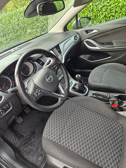Opel Astra 4 of 6