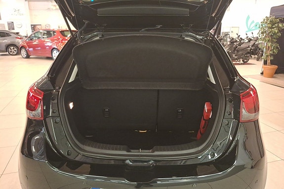 Mazda 2 6 of 9