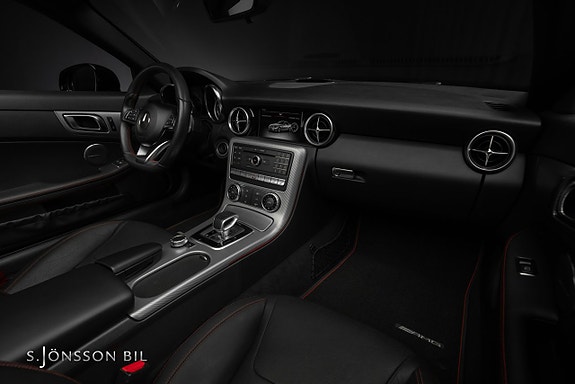 Mercedes-Benz SLC43 18 of 20