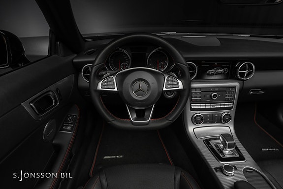Mercedes-Benz SLC43 17 of 20