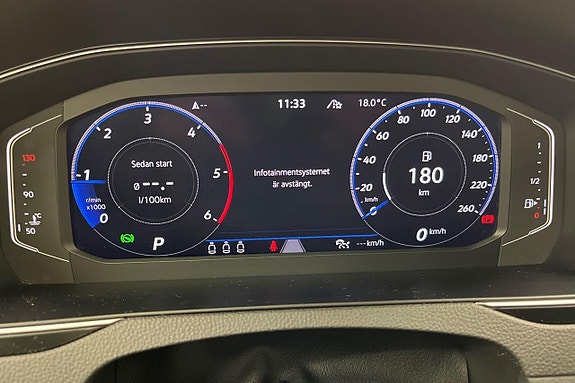 Volkswagen Passat 14 of 22