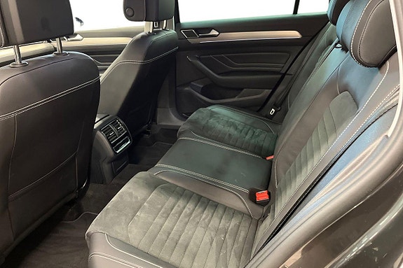 Volkswagen Passat 19 of 22