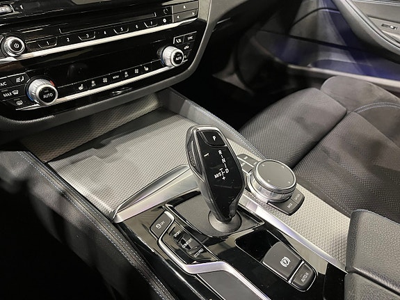 BMW 520d 15 of 19
