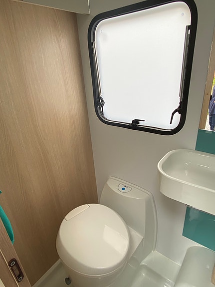 Adria Aviva 492 LU 6 of 6