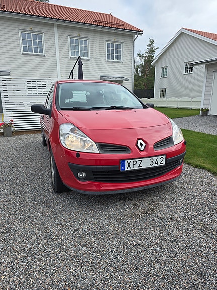 Renault Clio 2 of 12