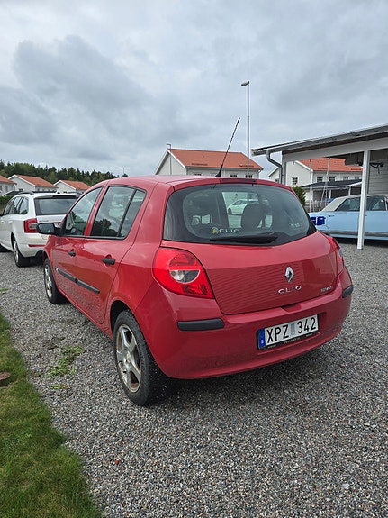 Renault Clio 3 of 12