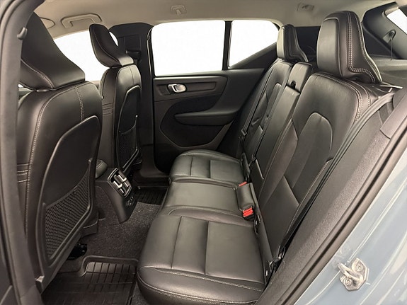 Volvo XC40 30 of 30