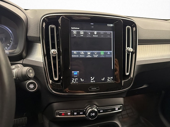 Volvo XC40 25 of 30
