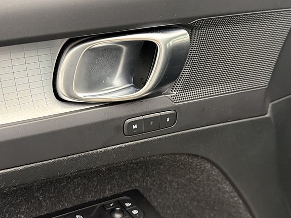 Volvo XC40 14 of 30