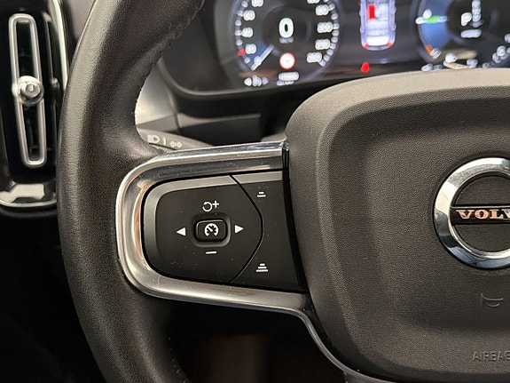 Volvo XC40 16 of 30