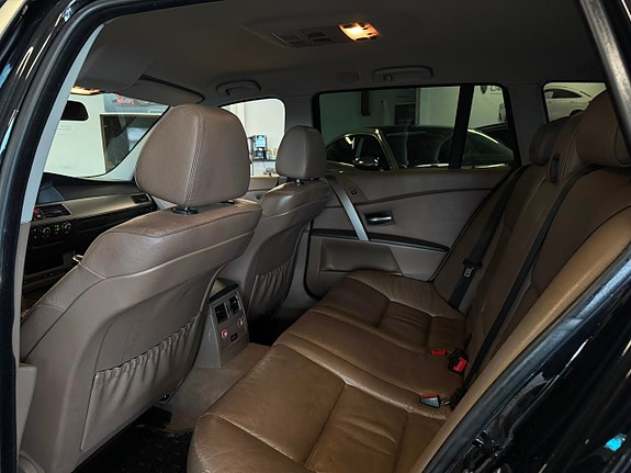 BMW 523i 7 of 18