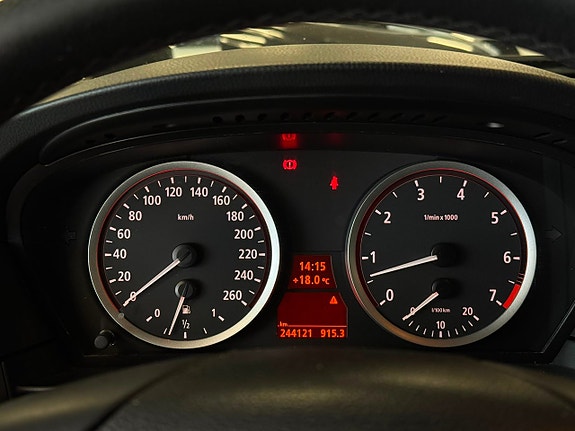 BMW 523i 17 of 18