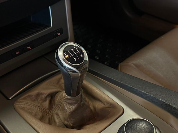 BMW 523i 15 of 18