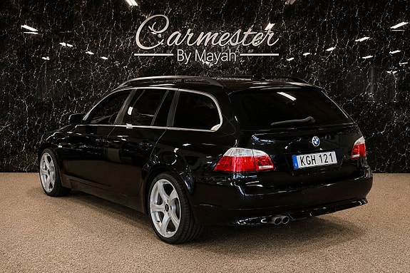 BMW 523i 3 of 18