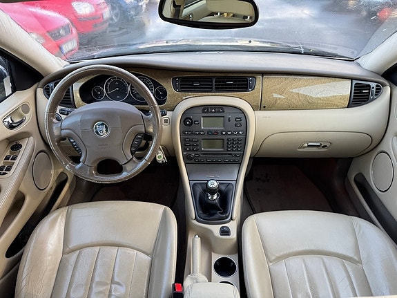 Jaguar X-TYPE 9 of 13