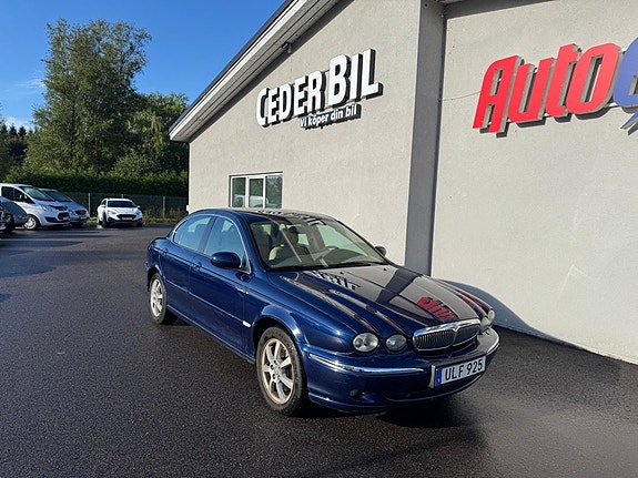 Jaguar X-TYPE 3 of 13